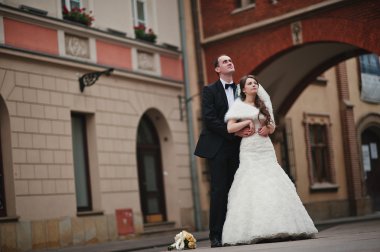 Sokaklarda aşık genç zarif ve doyurucu düğün birkaç Kr