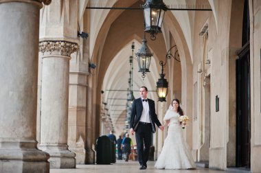 Sokaklarda aşık genç zarif ve doyurucu düğün birkaç Kr