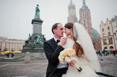 Sokaklarda aşık genç zarif ve doyurucu düğün birkaç Kr