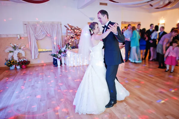 Primeira dança de casamento — Fotografia de Stock