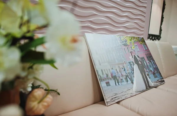 Imagem grande de recém-casados — Fotografia de Stock