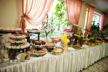 Düğün, dekor masa meyve ve caces