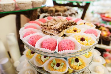 Düğün, dekor masa meyve ve caces