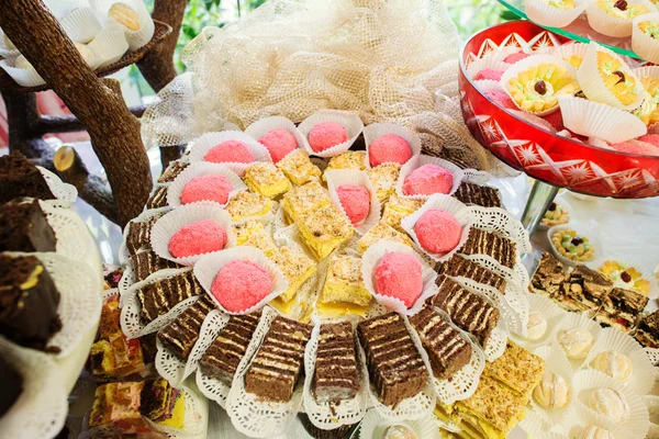 結婚披露宴、果物や症例の装飾テーブル — ストック写真