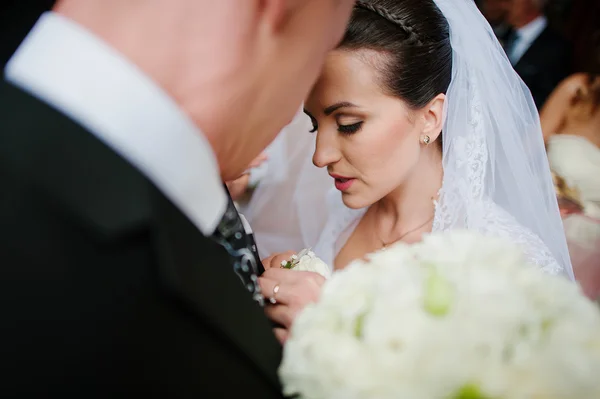 Eerste vergadering van bruid en bruidegom — Stockfoto