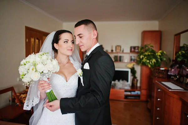 First meeting of groom and bride — Stock Photo, Image