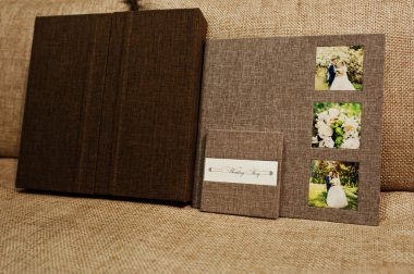gri ve kahverengi Tekstil kadife düğün kitap ve albüm