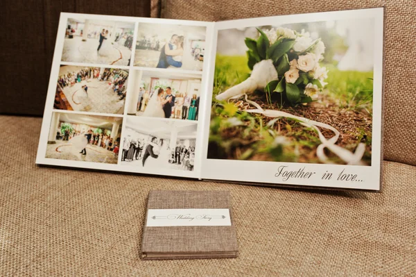 Libro y álbum de boda de terciopelo textil gris y marrón —  Fotos de Stock