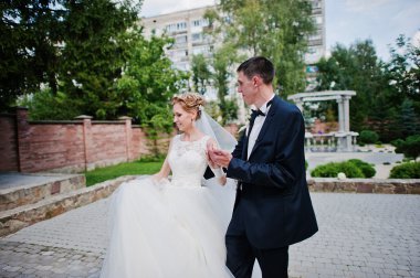 Sadece evli stone yakınındaki aşık aşk kemer