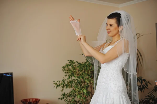 Bride waiting groom at wedding day — Stock Photo, Image