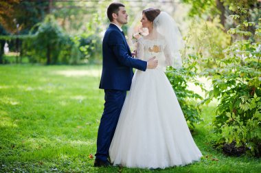 Sadece aşık açık havada evlendi