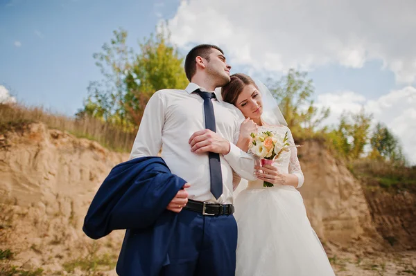 Esküvői pár: az agyag-karrier — Stock Fotó
