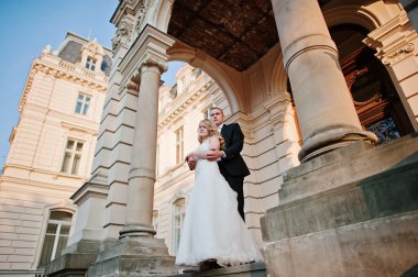 Sadece evli çift arka plan vintage Sarayı yürüme