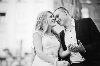 evlilik çift el ele tutuşarak yakın çekim