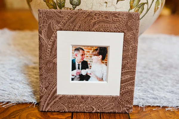 Textile wedding photo book and cd box — Stockfoto