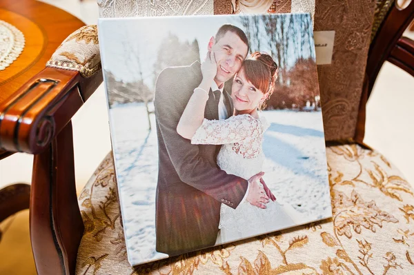 Picture of wedding couple in winter — Zdjęcie stockowe
