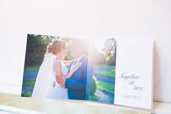 Classic white leather wedding photobook and album — Stok fotoğraf