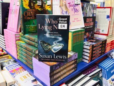 Manchester, İngiltere - 26 Eylül 2025: Susan Lewis 'in 