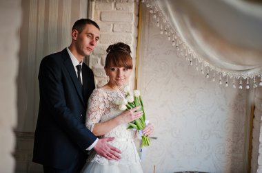 mutlu ve sevilen Düğün çifti Café