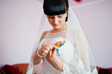 Gelin dokunmatik parmak gerbera ilik