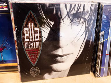 Lviv, Ukrayna - 7 Şubat 2026: Ella Mental kapağında tek renkli işlemeli yama.