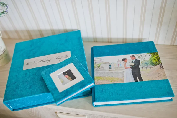 Azul aqua veludo casamento photobook e álbum — Fotografia de Stock