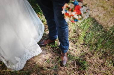 çam ormanda aşk ve evlilik çift