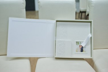 Beyaz deri düğün kitap ve albüm