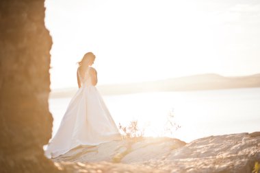 Çok şehvetli ve pitoresk manzaralar düzülmüş gelin