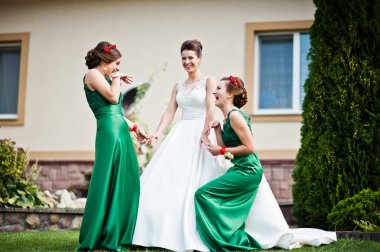 Mansion house nedime ile avlusunda gelin