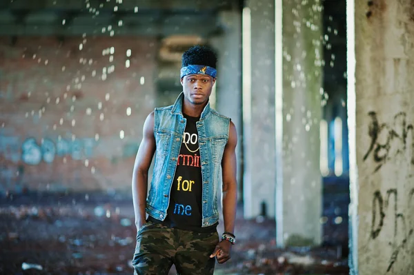 Fekete afroamerican ember gangsta rap énekes — Stock Fotó
