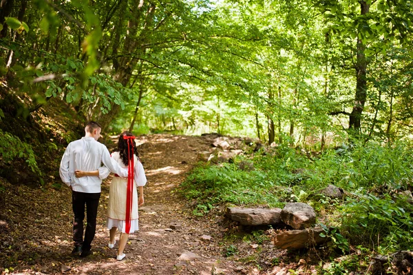 Love story of loving couple in national Ukraine dress. — Stock Photo, Image