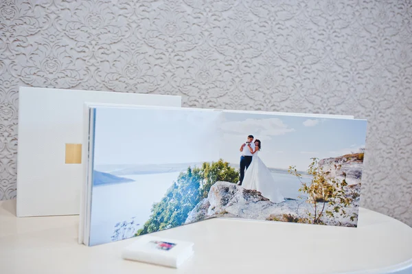 Luxus weiße Lederhochzeit Fotoalbum und Fotobuch — Stockfoto