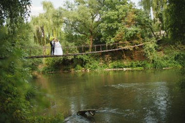 Asma köprü Nehri sadece evli çift