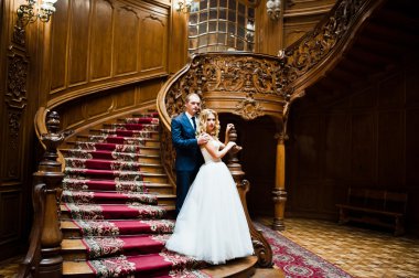 Şık düğün çift eski vintage house ve büyük Saray 