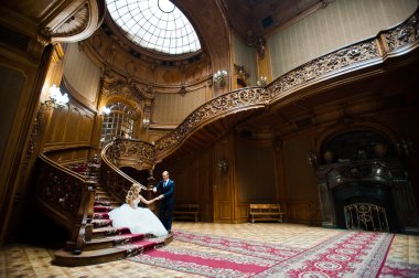 Şık düğün çift eski vintage house ve büyük Saray 