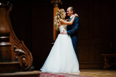 Şık düğün çift eski vintage house ve büyük Saray 