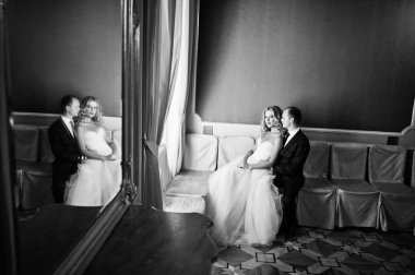 Güzel sarışın gelin ile damat grand Palace 