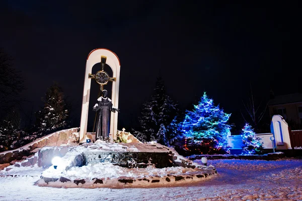Monument van St. Francis op bevroren avond — Stockfoto