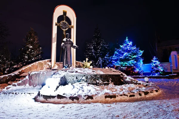 Monument van St. Francis op bevroren avond — Stockfoto