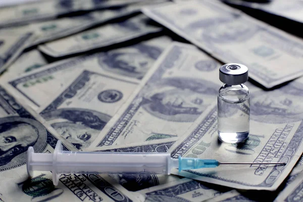 Vaccine Vial Medical Syringe Background One Hundred Dollar Bills — Stock Photo, Image
