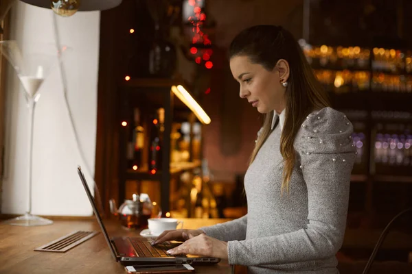 Girl Premises Cafe Typing Message Computer Remote Work Concept — Stock Photo, Image