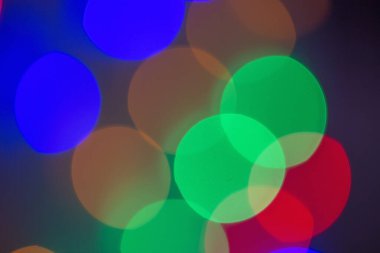 Bulanık bokeh ışığı arka plan, gece şehrinde parlayan ve parlayan ışıklar, modern güzel parlak arka plan