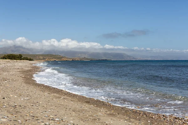 Blick Auf Einen Strand Ohne Menschen Mit Sand Und Hagel — Stockfoto
