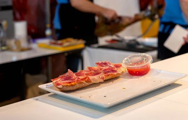 Amb Tomaquet Tomaca Pan Con Tomate Snack Clásico Cocina Catalana — Foto de Stock