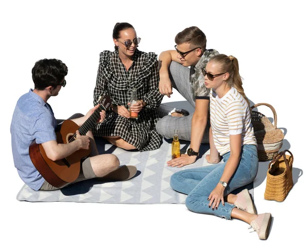 Bisiklete binen mutlu genç çift beyaz arka planda izole bir şekilde oturan bir kadınla birlikte.