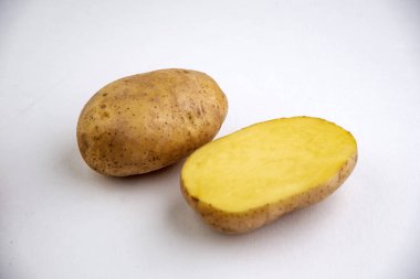 Vejetaryen diyeti: taze çiğ organik patates, beyaz, kısa odaklı