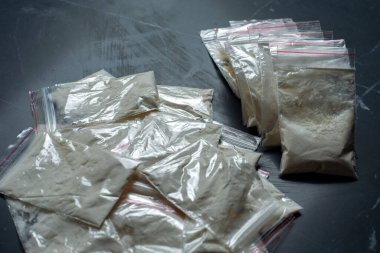 Uyuşturucu ticareti: çok sayıda ambalajlanmış esrar kokain ve eroin