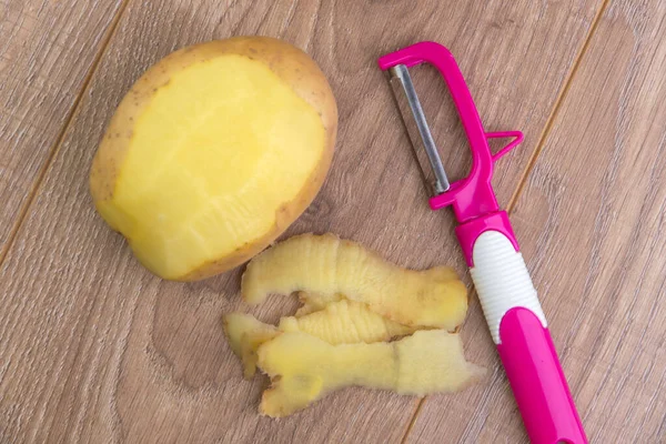 Patates soyma bıçağı.