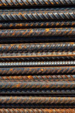 Paslı demir grunge arkaplan: güçlendirme çubukları, kısa odak